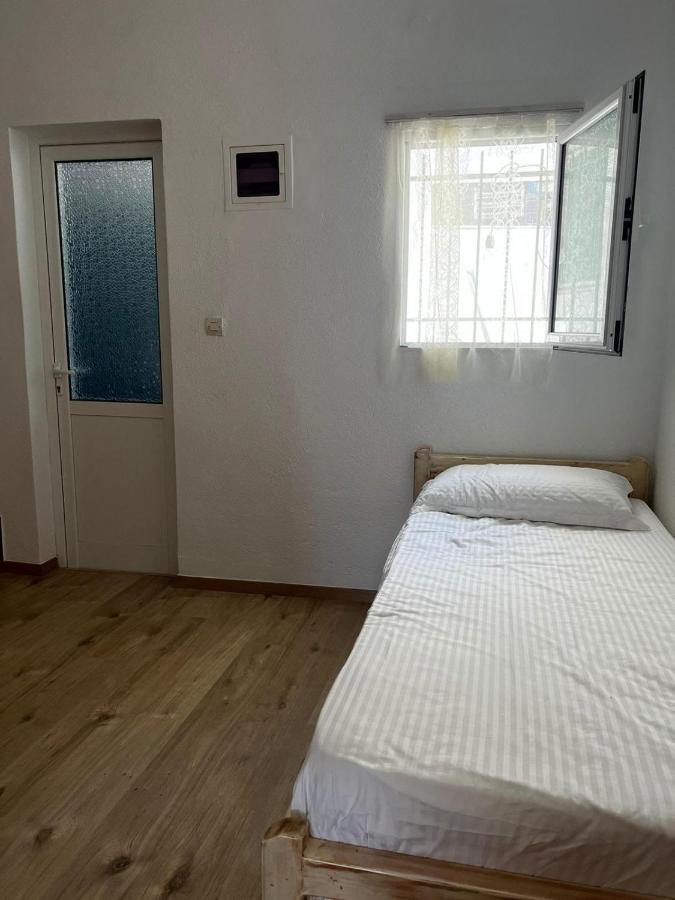 Nona'S Rooms Himare Exterior photo