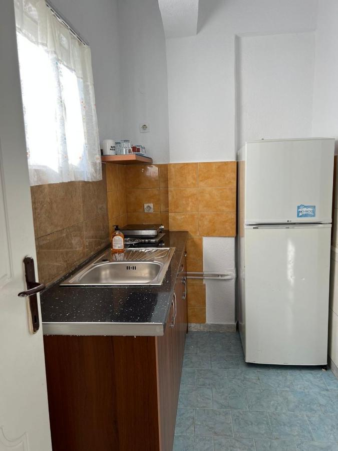 Nona'S Rooms Himare Exterior photo