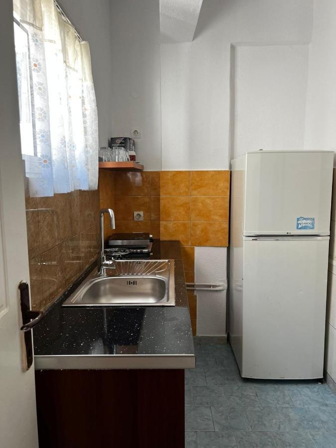 Nona'S Rooms Himare Exterior photo