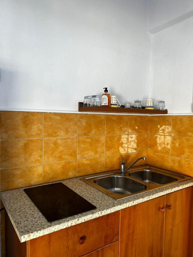 Nona'S Rooms Himare Exterior photo