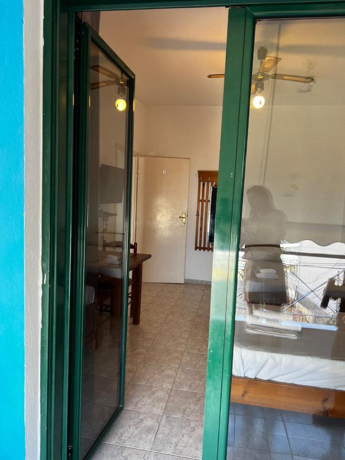 Nona'S Rooms Himare Exterior photo