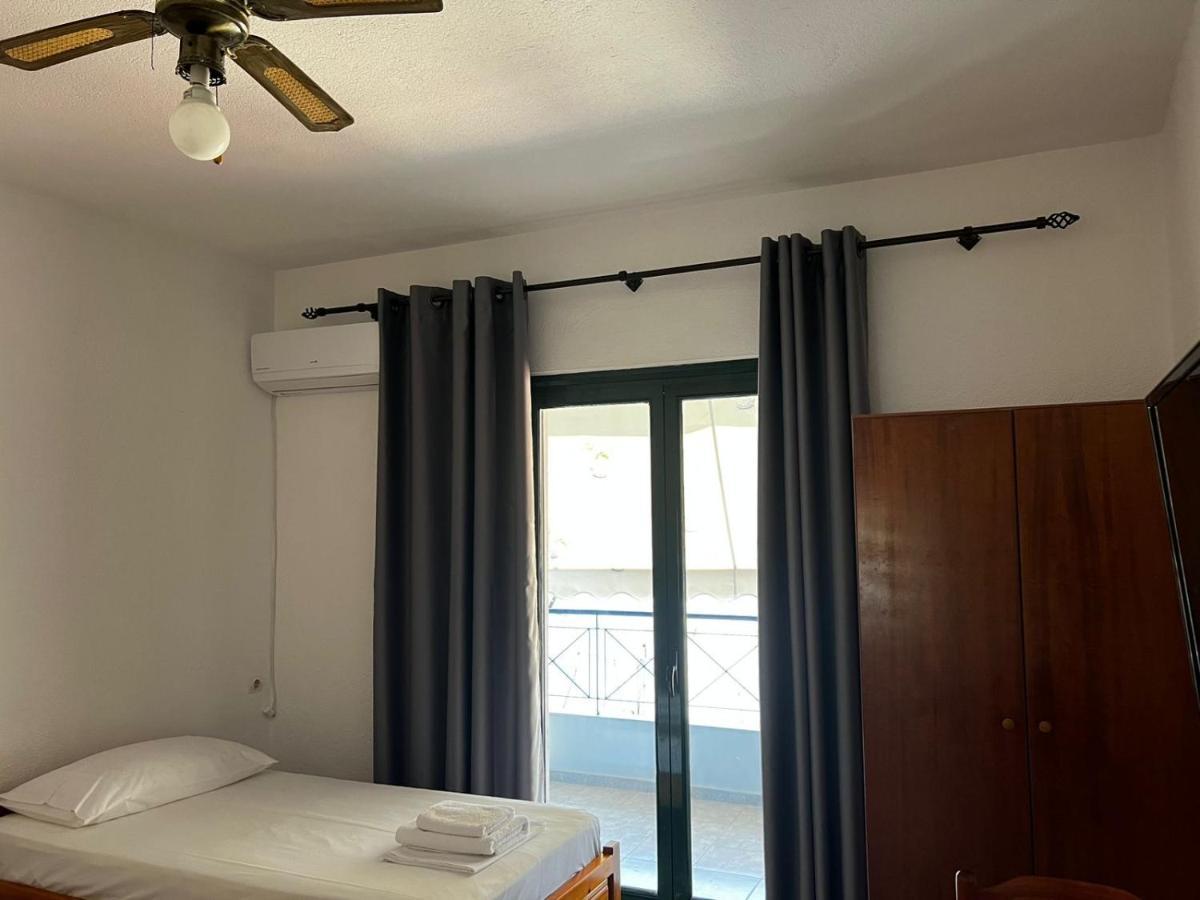 Nona'S Rooms Himare Exterior photo