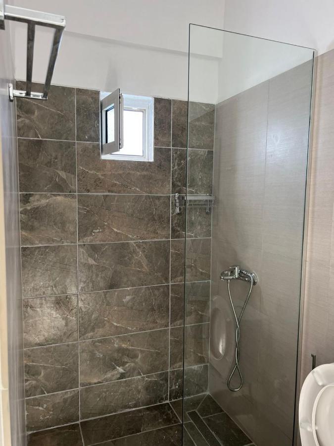 Nona'S Rooms Himare Exterior photo