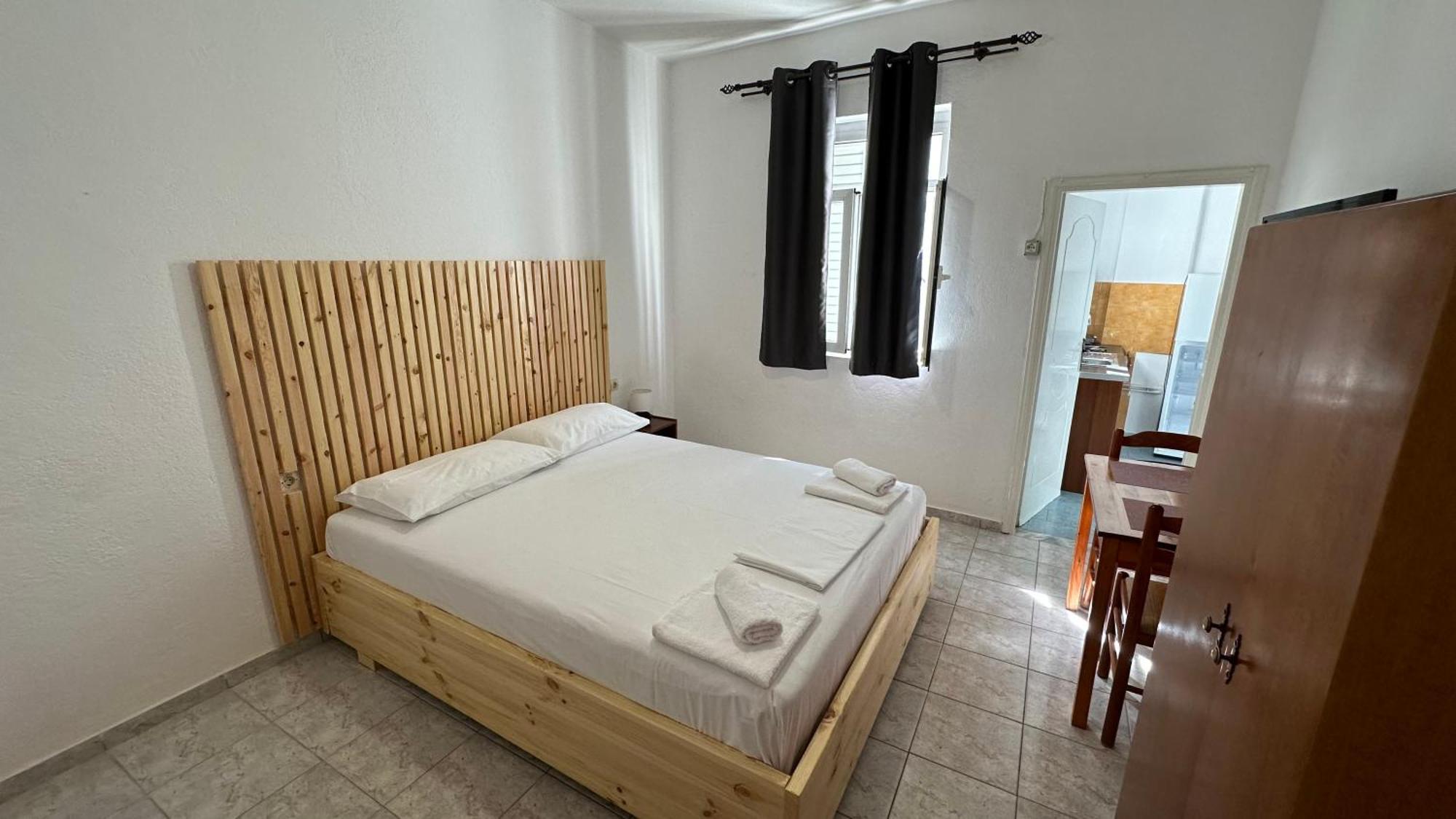 Nona'S Rooms Himare Exterior photo
