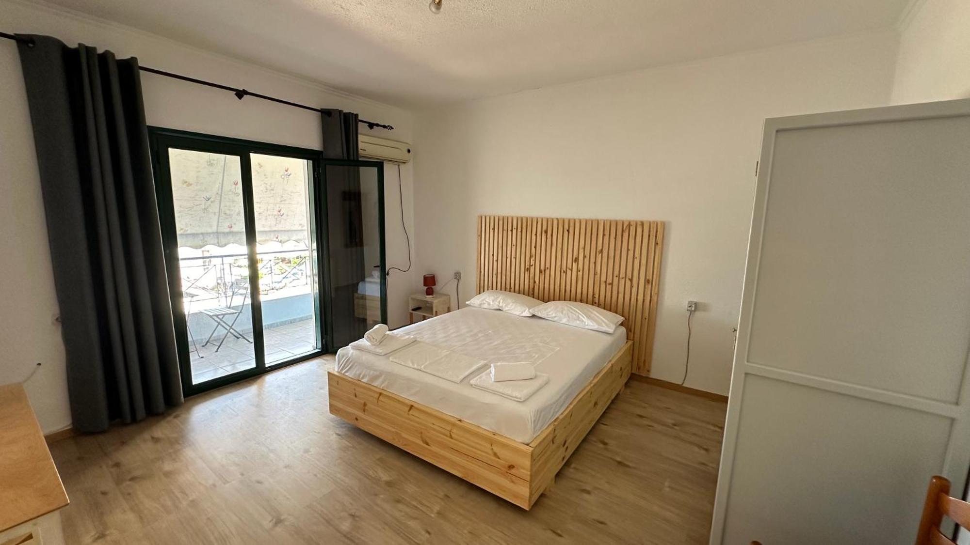 Nona'S Rooms Himare Exterior photo