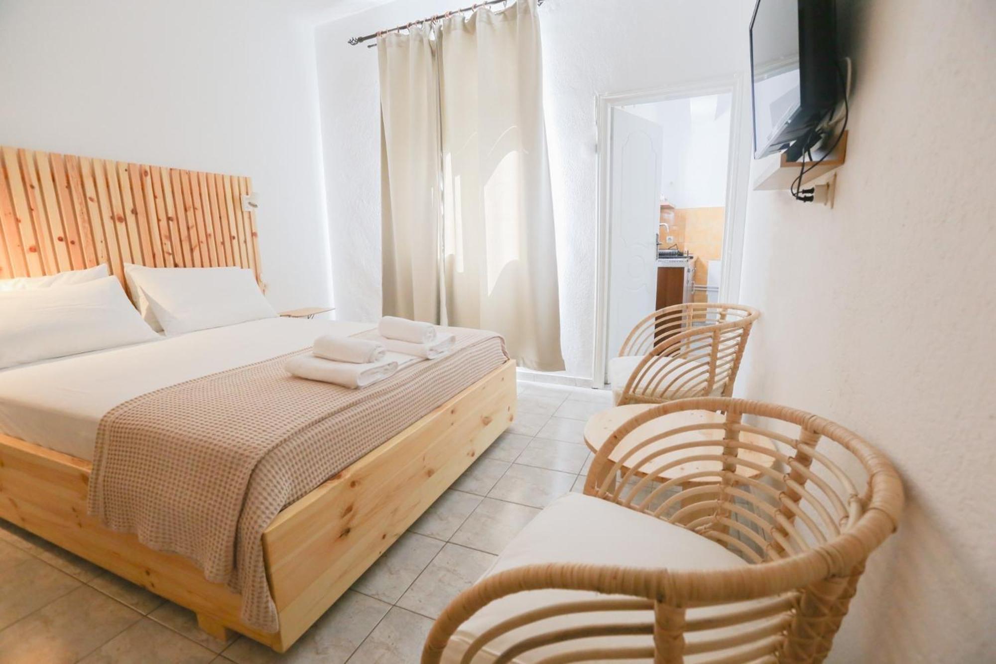 Nona'S Rooms Himare Exterior photo