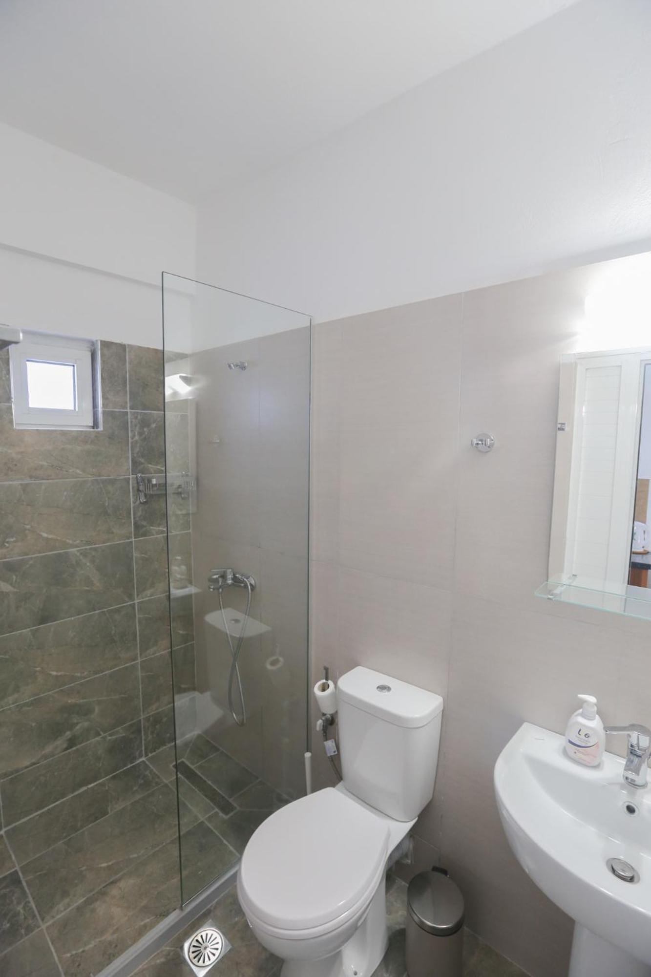 Nona'S Rooms Himare Exterior photo