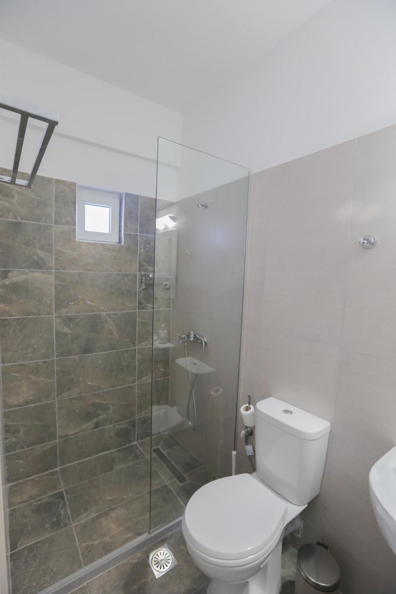 Nona'S Rooms Himare Exterior photo