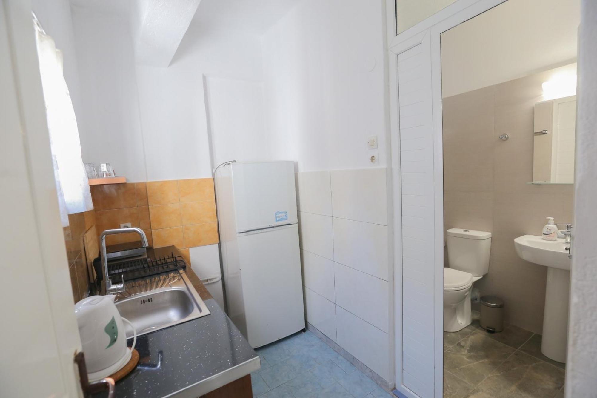 Nona'S Rooms Himare Exterior photo